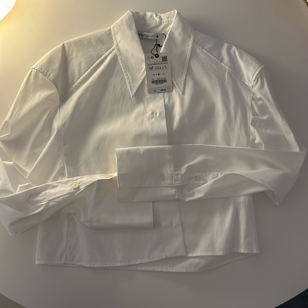 NWT! Zara Cropped White Button Down • Padded Shoulders • Size Medium